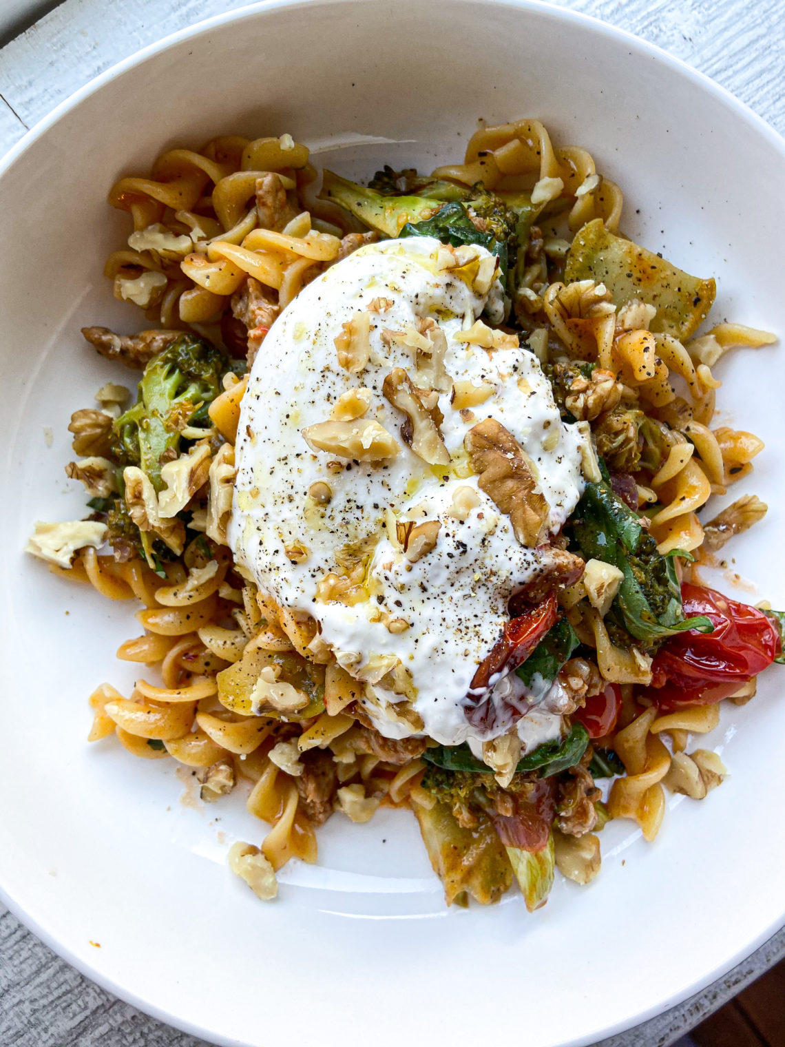 Pittige pasta met venkelworst broccoli burrata