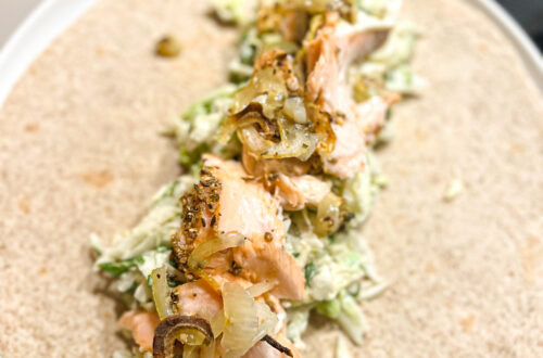 Wraps met avocado, venkelsla en zachtgegaarde zalm met kruidenkorst